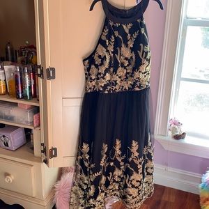 Black and Gold Embroidered Strapless Dress-2XL